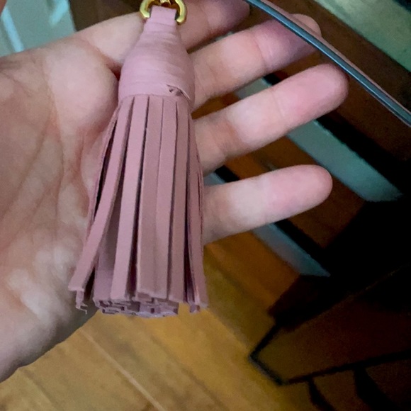 Perfect condition! Tory Burch magnolia 🌸 colored flemming bag - Picture 3 of 8